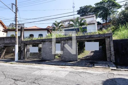 Casa à venda com 700m², 4 quartos e sem vaga Casa à venda com 700m², 4 quartos e sem vagaFachada