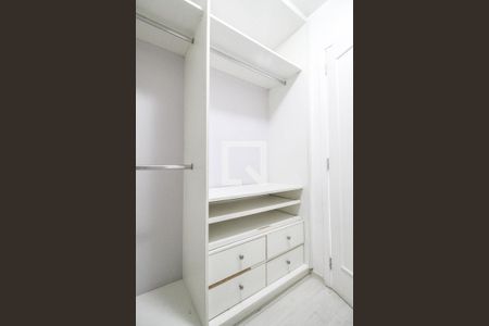 Casa à venda com 700m², 4 quartos e sem vaga Casa à venda com 700m², 4 quartos e sem vagaCloset