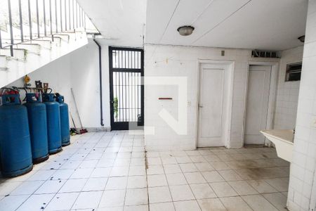 Casa à venda com 700m², 4 quartos e sem vaga Casa à venda com 700m², 4 quartos e sem vagaÁrea de serviço