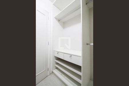 Casa à venda com 700m², 4 quartos e sem vaga Casa à venda com 700m², 4 quartos e sem vagaCloset