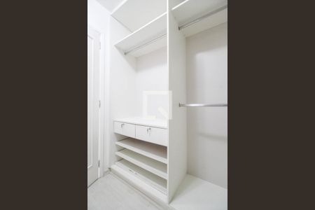 Casa à venda com 700m², 4 quartos e sem vaga Casa à venda com 700m², 4 quartos e sem vagaCloset