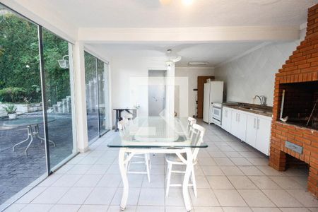 Casa à venda com 700m², 4 quartos e sem vaga Casa à venda com 700m², 4 quartos e sem vagaChurrasqueira