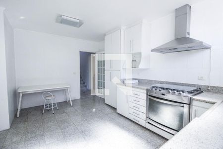 Casa à venda com 700m², 4 quartos e sem vaga Casa à venda com 700m², 4 quartos e sem vagaCozinha