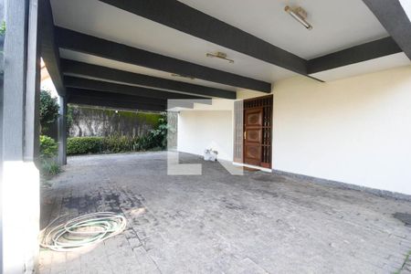 Casa à venda com 700m², 4 quartos e sem vaga Casa à venda com 700m², 4 quartos e sem vagaGaragem