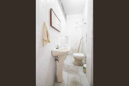 Casa à venda com 700m², 4 quartos e sem vaga Casa à venda com 700m², 4 quartos e sem vagaBanheiro de serviço 1