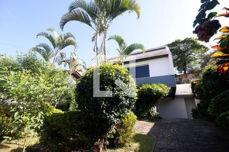 Casa à venda com 700m², 4 quartos e sem vaga Casa à venda com 700m², 4 quartos e sem vagaJardim