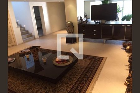 Casa à venda com 682m², 3 quartos e 10 vagasSala