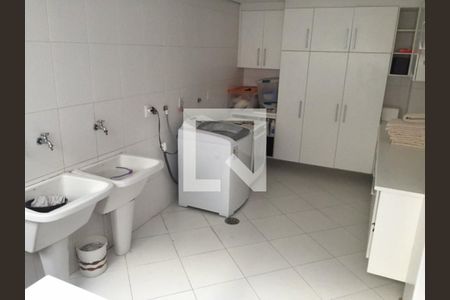 Casa à venda com 682m², 3 quartos e 10 vagasÁrea de Serviço