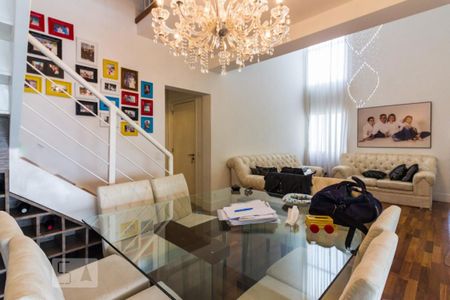 Apartamento à venda com 261m², 4 quartos e 4 vagasSala