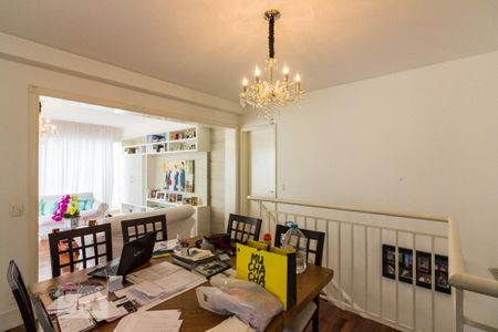 Apartamento à venda com 261m², 4 quartos e 4 vagasSala