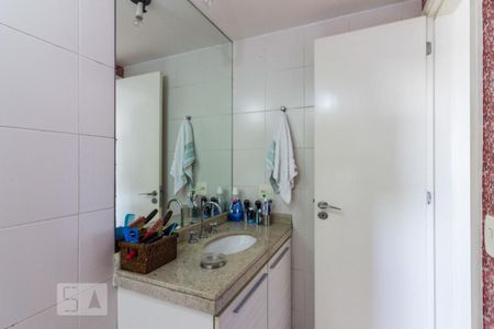 Apartamento à venda com 261m², 4 quartos e 4 vagasBanheiro