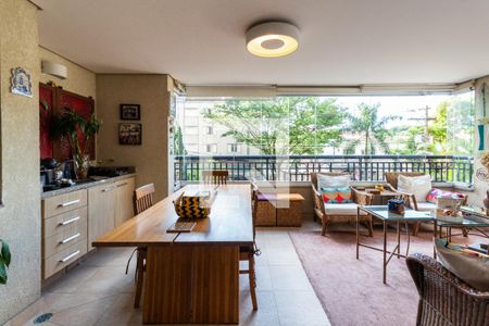 Varanda gourmet  de apartamento à venda com 4 quartos, 270m² em Vila Madalena, São Paulo