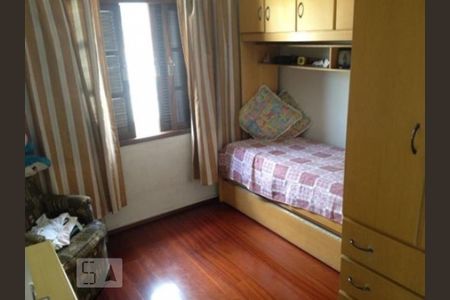 Casa à venda com 175m², 3 quartos e 2 vagas Casa à venda com 175m², 3 quartos e 2 vagasQuarto