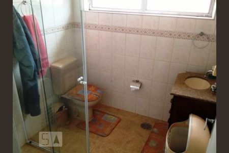 Casa à venda com 175m², 3 quartos e 2 vagas Casa à venda com 175m², 3 quartos e 2 vagasBanheiro