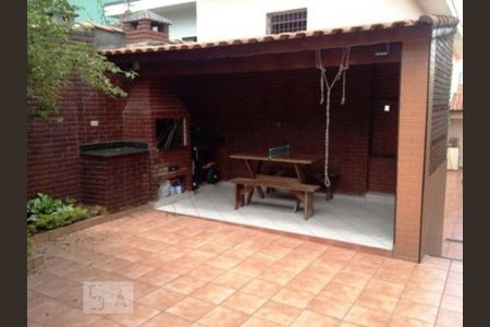 Casa à venda com 175m², 3 quartos e 2 vagas Casa à venda com 175m², 3 quartos e 2 vagasÁrea Externa