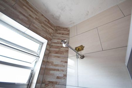 Banheiro de casa para alugar com 1 quarto, 30m² em Bonfim, Osasco
