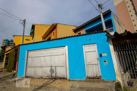 Fachada de casa à venda com 5 quartos, 290m² em Vila Sao Pedro, Santo André