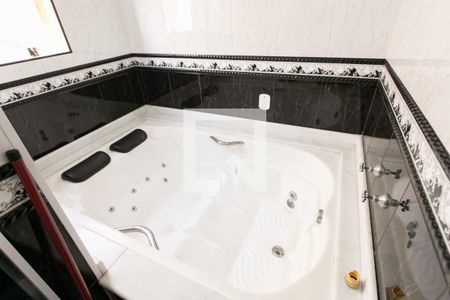 Casa à venda com 400m², 4 quartos e 3 vagas Casa à venda com 400m², 4 quartos e 3 vagasBanheiro da Suite 2