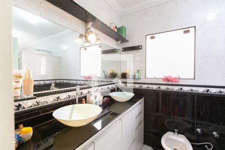 Casa à venda com 400m², 4 quartos e 3 vagas Casa à venda com 400m², 4 quartos e 3 vagasBanheiro da Suite 2