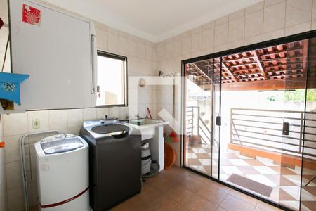 Casa à venda com 400m², 4 quartos e 3 vagas Casa à venda com 400m², 4 quartos e 3 vagasÁrea de Serviço