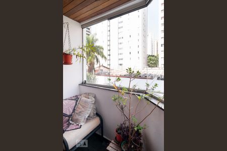 Apartamento à venda com 113m², 4 quartos e 2 vagas Apartamento à venda com 113m², 4 quartos e 2 vagasVaranda Quarto 4 - Suíte
