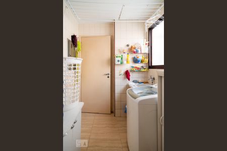 Apartamento à venda com 113m², 4 quartos e 2 vagas Apartamento à venda com 113m², 4 quartos e 2 vagasÁrea de Serviço