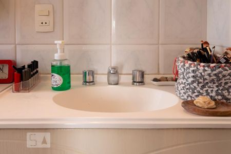 Apartamento à venda com 113m², 4 quartos e 2 vagas Apartamento à venda com 113m², 4 quartos e 2 vagasBanheiro Quarto 4 - Suíte