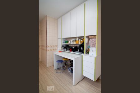 Apartamento à venda com 113m², 4 quartos e 2 vagas Apartamento à venda com 113m², 4 quartos e 2 vagasCozinha