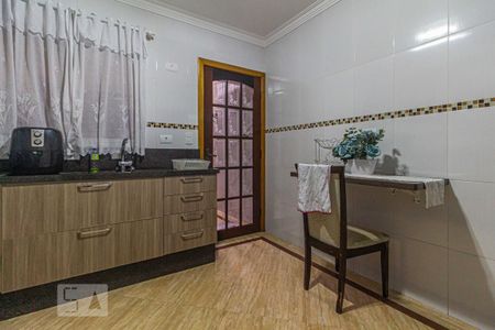 Casa à venda com 77m², 3 quartos e 2 vagas Casa à venda com 77m², 3 quartos e 2 vagasCozinha