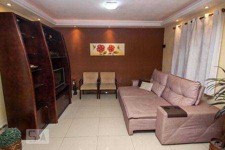 Sala de casa para alugar com 3 quartos, 156m² em Parque do Carmo, Duque de Caxias