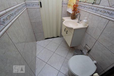 Casa para alugar com 156m², 3 quartos e 2 vagasBanheiro