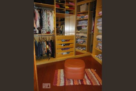 Casa à venda com 470m², 4 quartos e 4 vagasQuarto