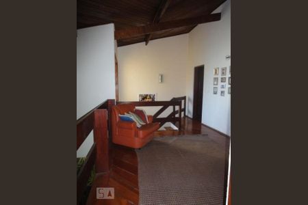 Casa à venda com 470m², 4 quartos e 4 vagasCorredor