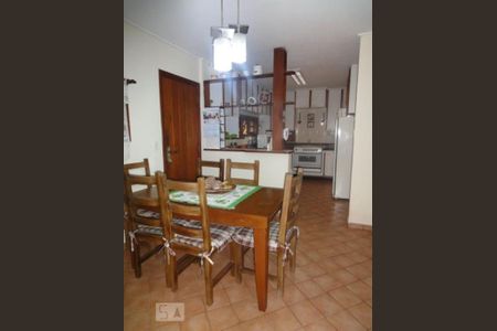 Casa à venda com 470m², 4 quartos e 4 vagasCozinha