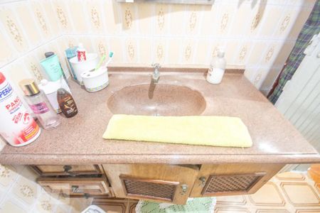 Casa à venda com 110m², 4 quartos e 1 vagaBanheiro