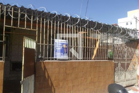 Casa para alugar com 85m², 2 quartos e 2 vagasFachada