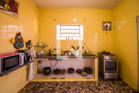 Casa à venda com 250m², 4 quartos e 4 vagasCozinha