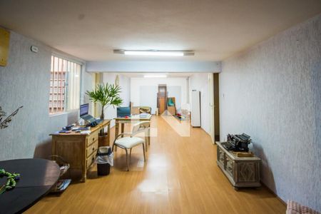 Casa à venda com 250m², 4 quartos e 4 vagasSalão de Festas