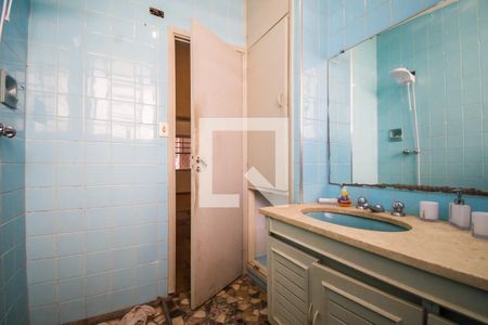 Casa à venda com 250m², 4 quartos e 4 vagasBanheiro