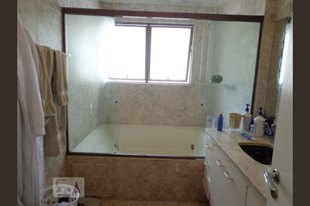 Apartamento à venda com 306m², 3 quartos e 6 vagasBanheiro