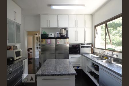 Apartamento à venda com 306m², 3 quartos e 6 vagasCozinha