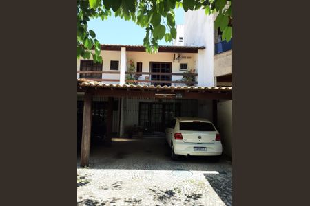 Casa à venda com 200m², 4 quartos e 4 vagasFachada