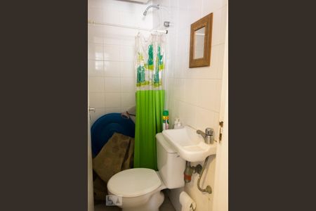 Casa à venda com 200m², 4 quartos e 4 vagasBanheiro de Serviço