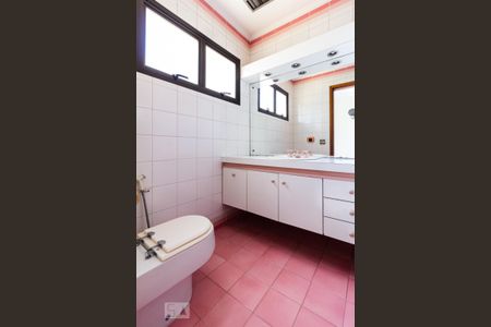 Apartamento à venda com 360m², 4 quartos e 5 vagas Apartamento à venda com 360m², 4 quartos e 5 vagasBanheiro