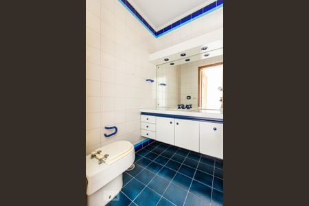 Apartamento à venda com 360m², 4 quartos e 5 vagas Apartamento à venda com 360m², 4 quartos e 5 vagasBanheiro