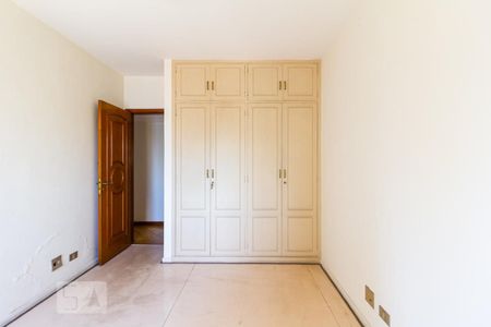 Apartamento à venda com 360m², 4 quartos e 5 vagas Apartamento à venda com 360m², 4 quartos e 5 vagasQuarto