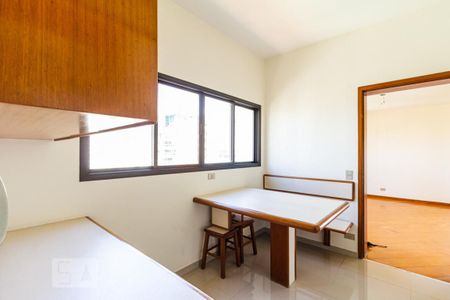 Apartamento à venda com 360m², 4 quartos e 5 vagas Apartamento à venda com 360m², 4 quartos e 5 vagasCozinha