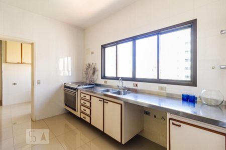 Apartamento à venda com 360m², 4 quartos e 5 vagas Apartamento à venda com 360m², 4 quartos e 5 vagasCozinha