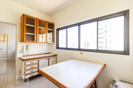 Apartamento à venda com 360m², 4 quartos e 5 vagas Apartamento à venda com 360m², 4 quartos e 5 vagasCozinha