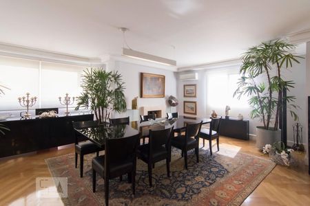 Apartamento à venda com 308m², 4 quartos e 4 vagas Apartamento à venda com 308m², 4 quartos e 4 vagasSala